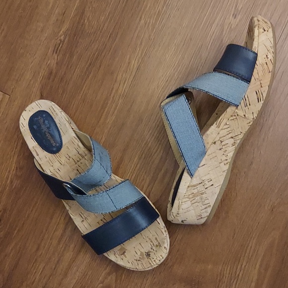 Sandals - Picture 4 of 5